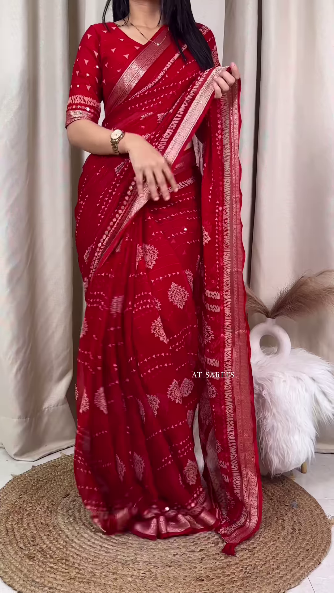 Banarasee Handwoven Crushed Tissue Saree With Lace-Multicolor - Image 2