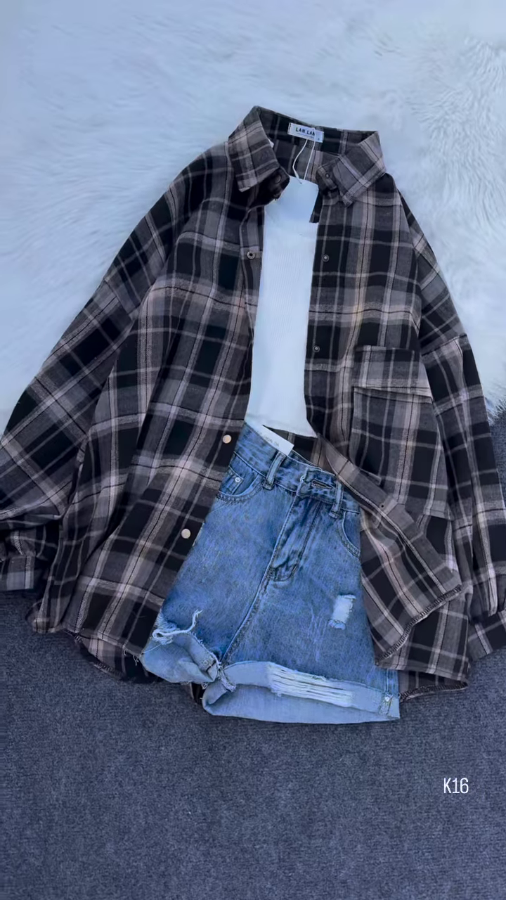 Oversized Plaid Flannel Shirt – Classic & Cozy - Image 5