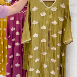 Elegant Floral Embroidered Kurta Set – Graceful & Chic