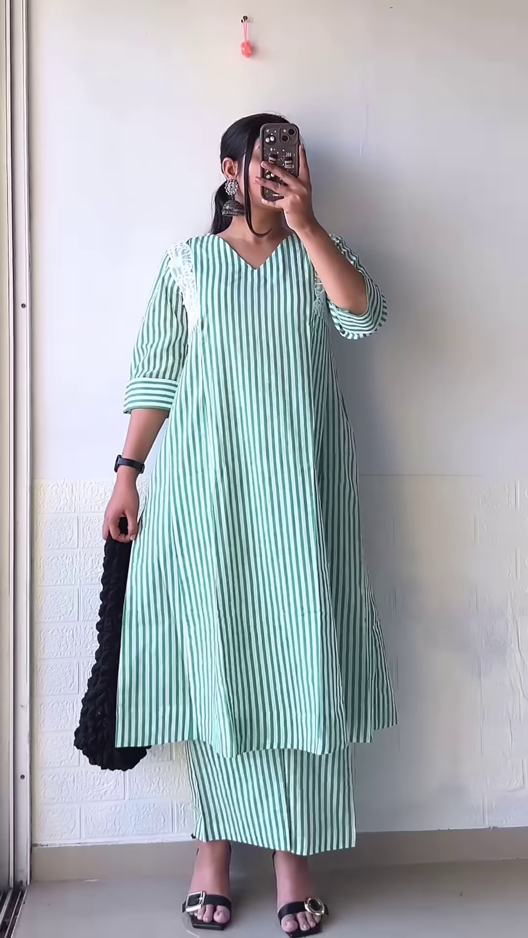 Elegant Black Floral Printed Kurta Set - Image 5