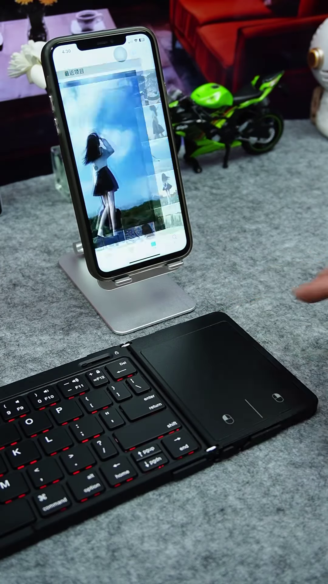 🖥️ Foldable Bluetooth Keyboard with Touchpad - Image 2