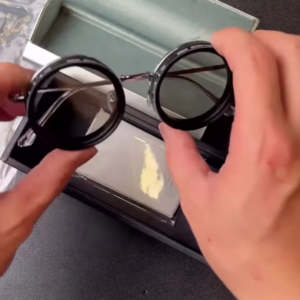 🕶️ Retro Flip-Up Round Glasses