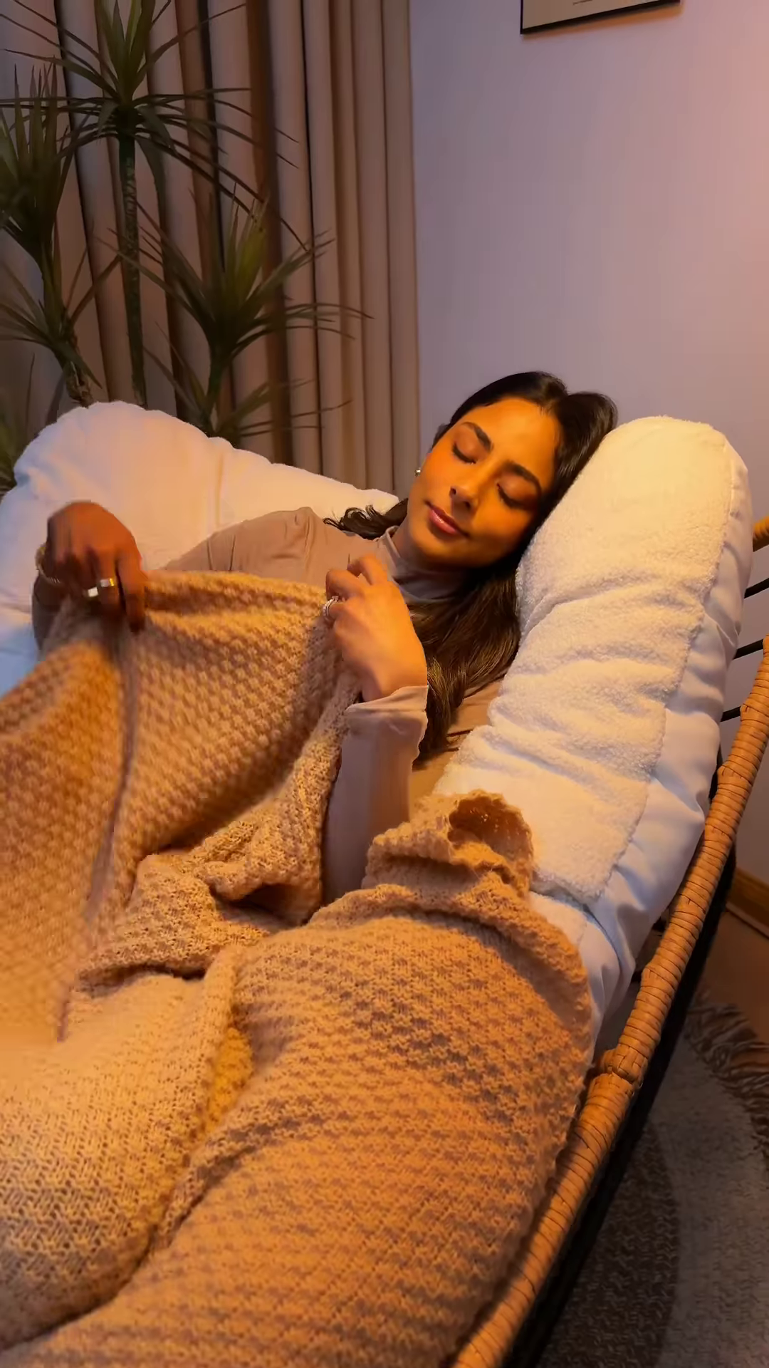 Luxury Papasan Lounge Chair with Ultra-Plush Cushion – Comfy Accent Chair for Living Room, Bedroom, or Reading Nook – Boho Chic Woven Frame with Soft Sherpa-Like Padding - Image 4