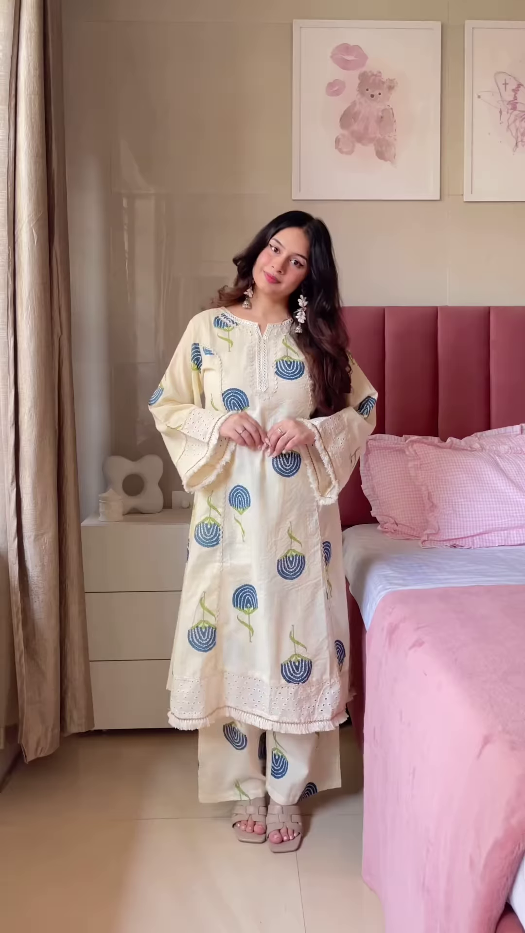 Cream Kurta with Black Embroidered Floral Dupatta โ Elegant Ethnic Set for Women