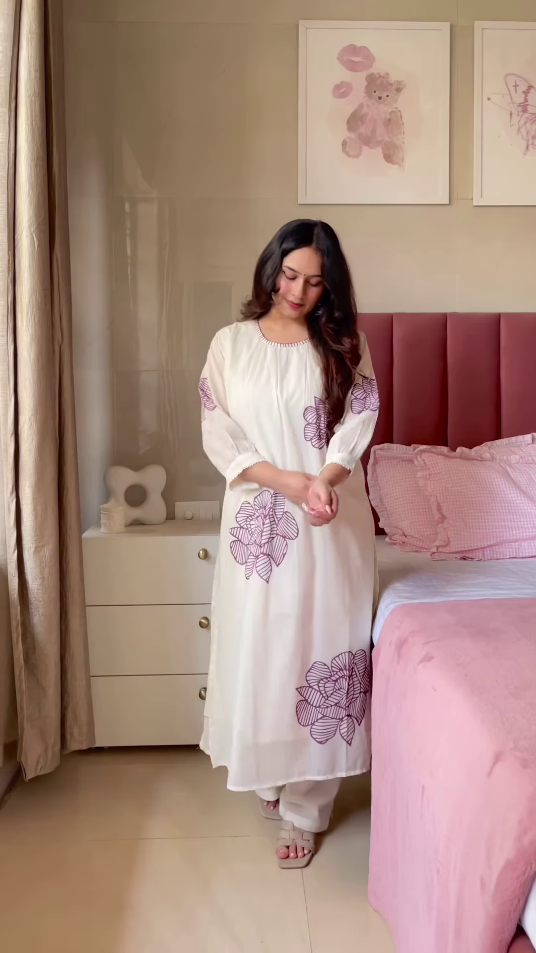 Cream Kurta with Black Embroidered Floral Dupatta โ Elegant Ethnic Set for Women - Image 2